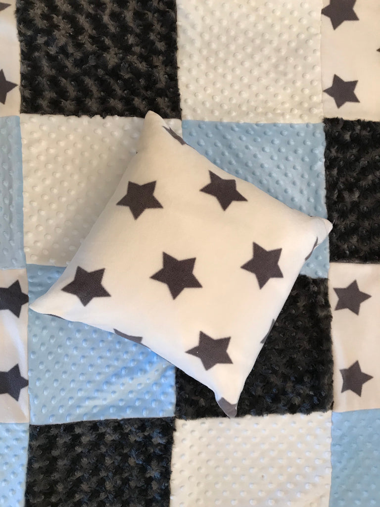 Stars pillow with matching quilt